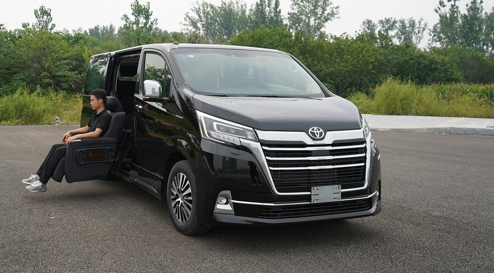 Toyota Hiace For Rent In Dubai